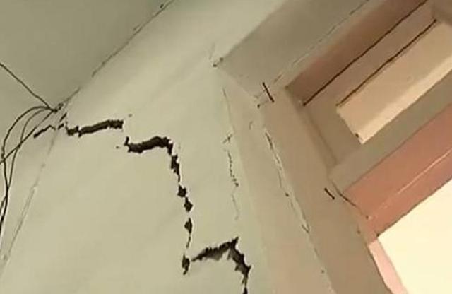 房屋出现质量问题应怎么进行房屋鉴定呢？